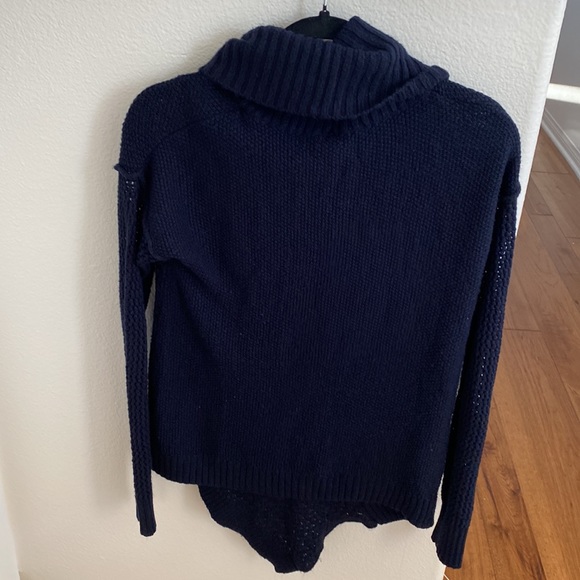 Blue sweater - Picture 3 of 3